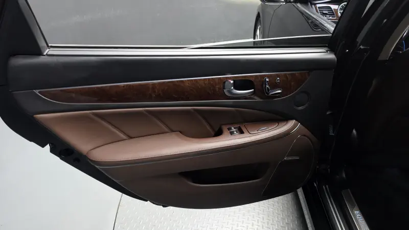 Hyundai Equus