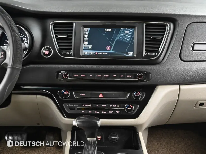 Kia Carnival