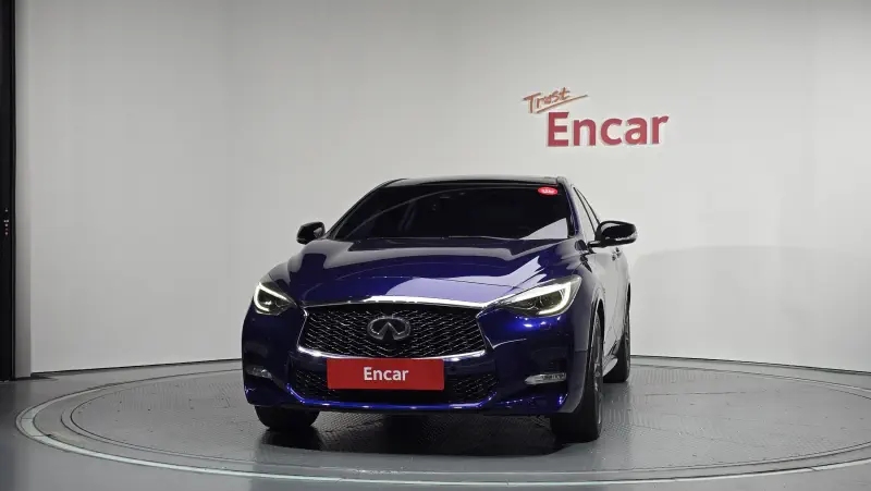Infiniti Q30
