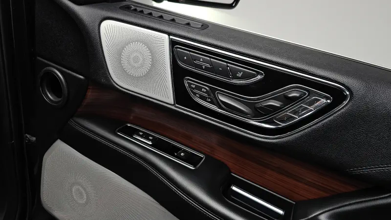 Lincoln Navigator