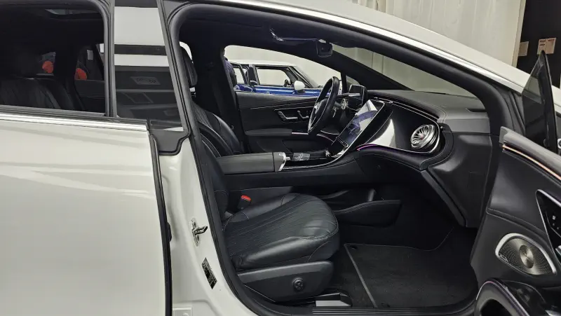 Mercedes-Benz EQS
