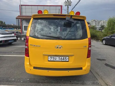 Hyundai Grand Starex