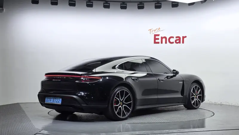 Porsche Taycan