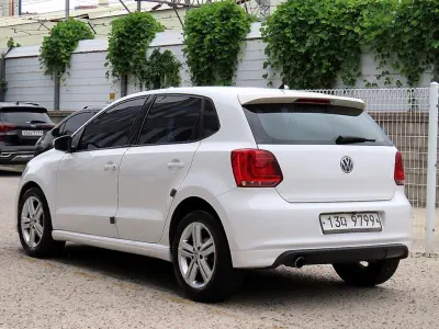 Volkswagen Polo 2013, 1.6 л, 71 769 км — купить с аукциона Кореи - 3