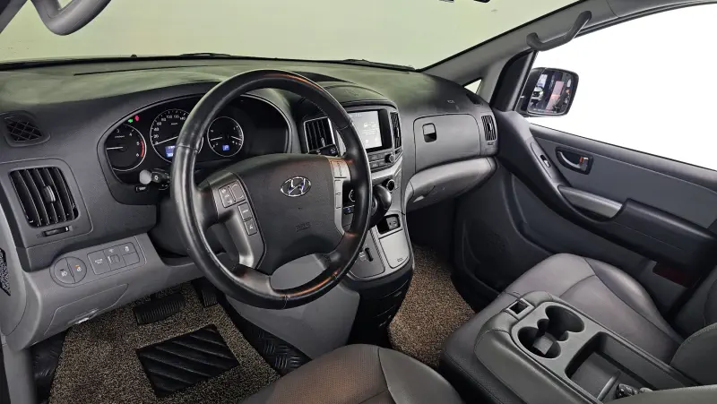 Hyundai Grand Starex