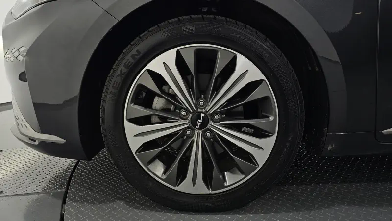 Kia K8
