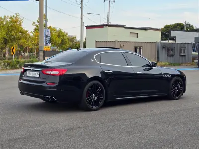 Maserati Quattroporte