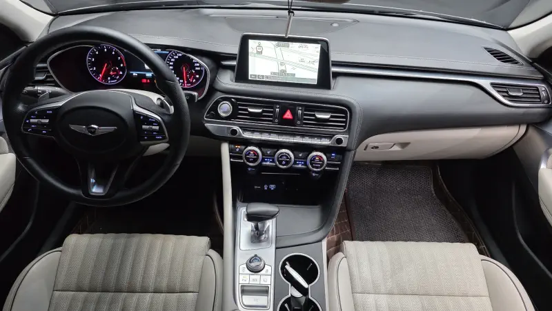 Genesis G70