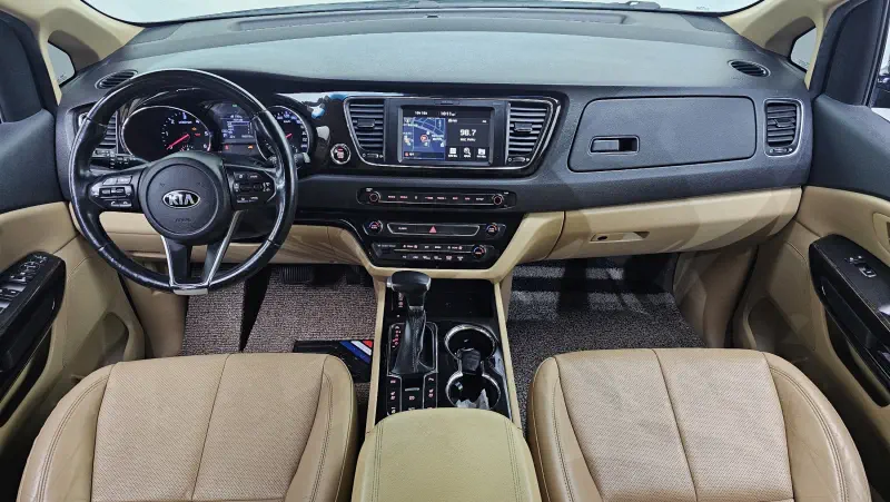 Kia Carnival