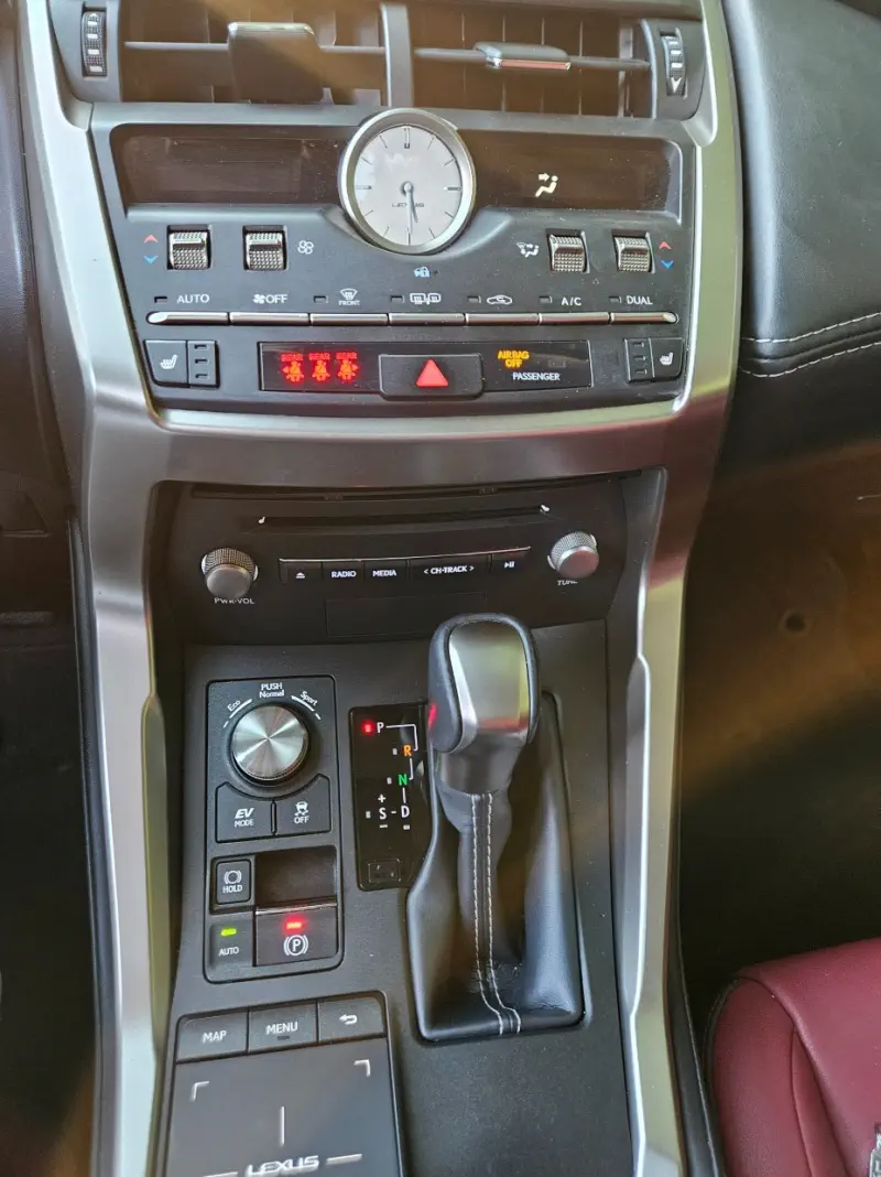 Lexus NX300h