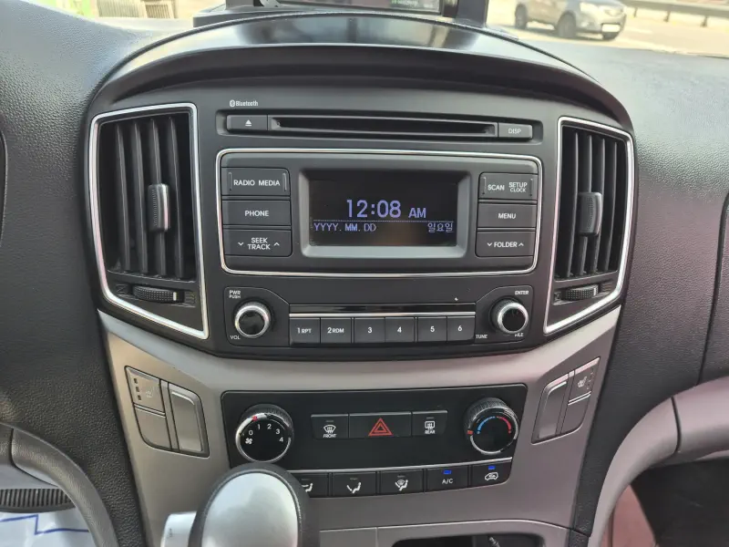 Hyundai Grand Starex