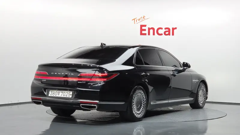 Genesis G90