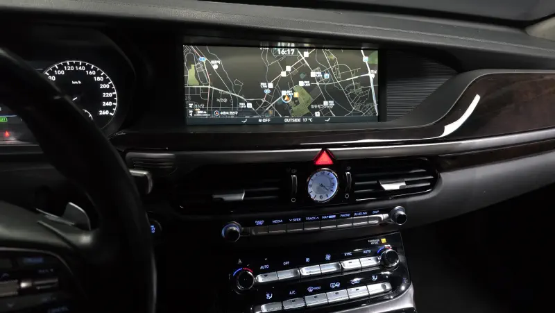 Genesis EQ900