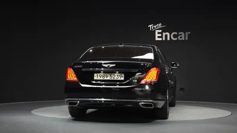 Genesis EQ900