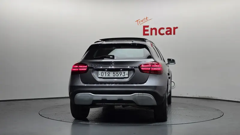 Mercedes-Benz GLA-Class