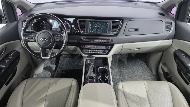Kia Carnival