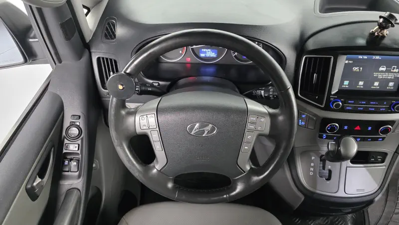 Hyundai Grand Starex