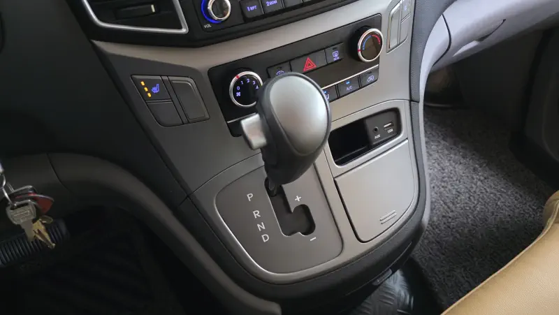 Hyundai Grand Starex