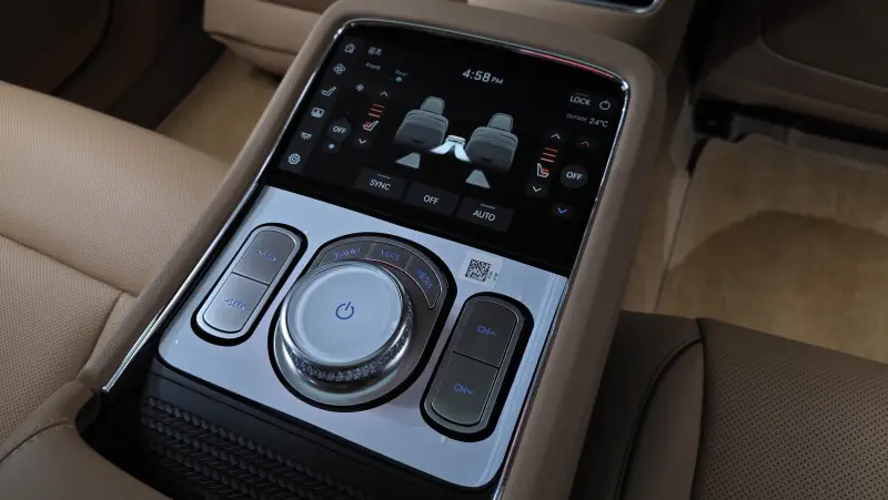 Genesis G90