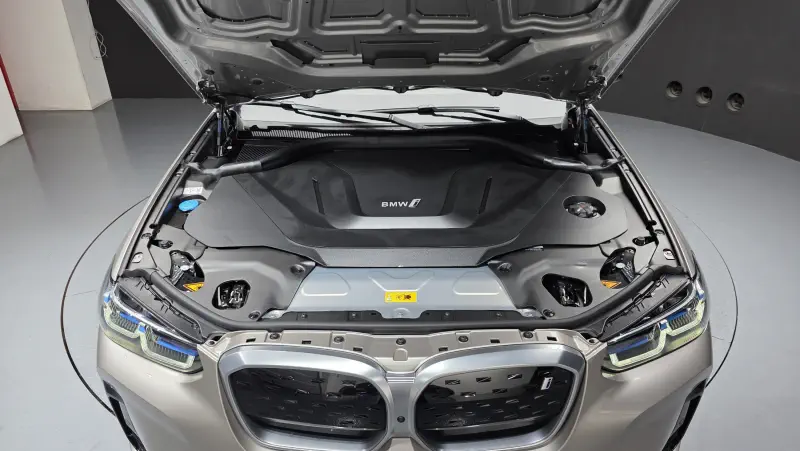 BMW iX3