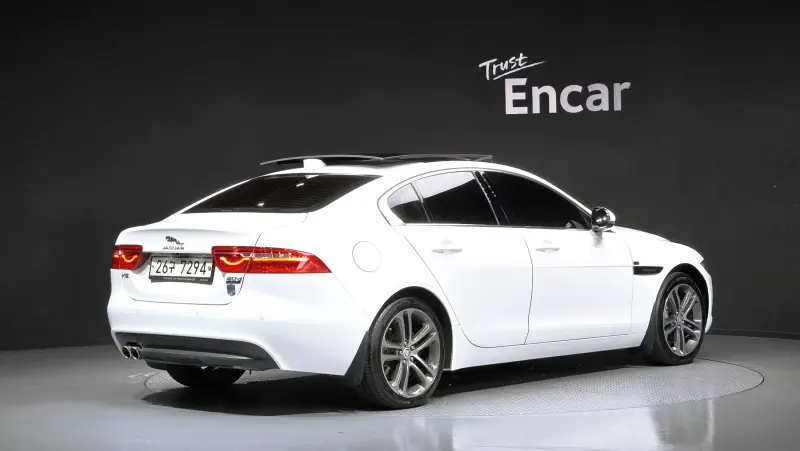 Jaguar XE