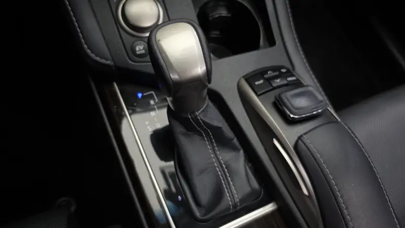 Lexus ES300h