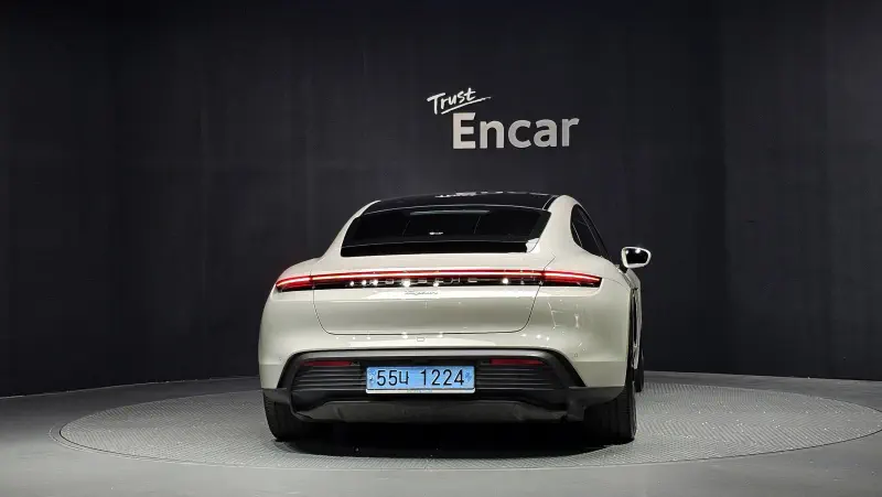 Porsche Taycan