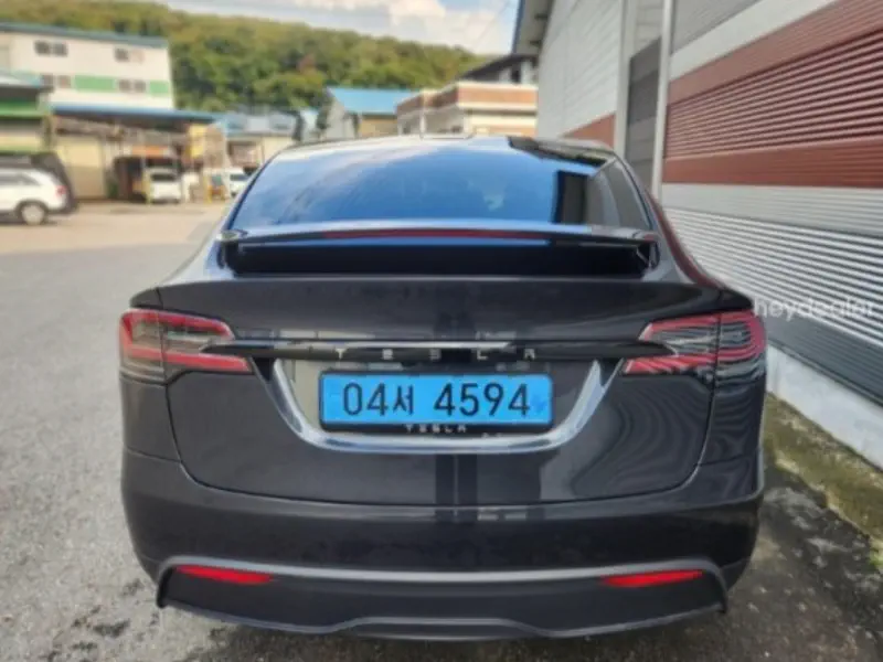 Tesla MODEL X