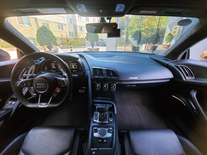 Audi R8