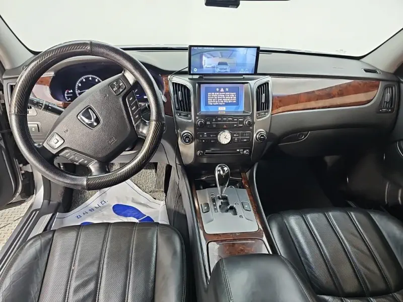 Hyundai Equus