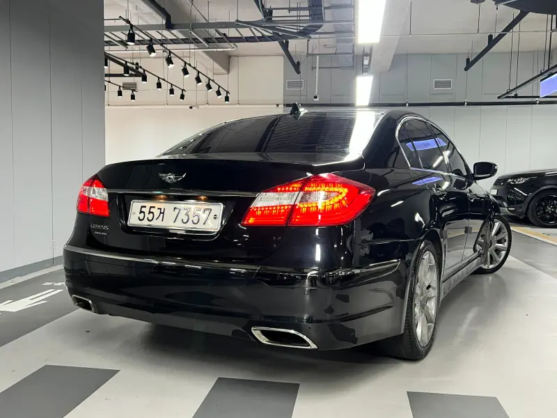 Hyundai Genesis