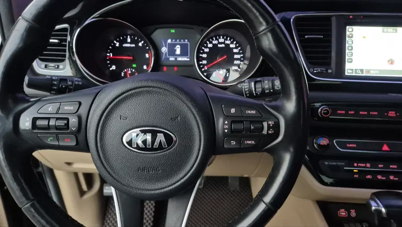 Купить Kia Carnival Gyeongnam из Кореи