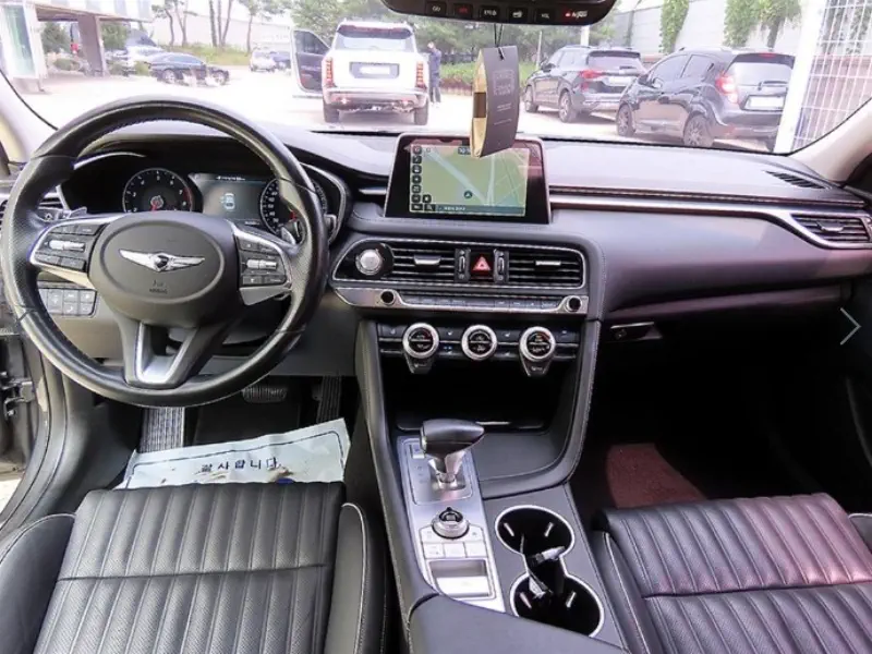 Genesis G70