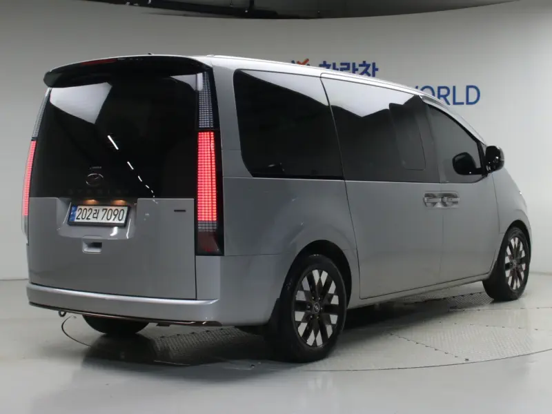 Hyundai Staria
