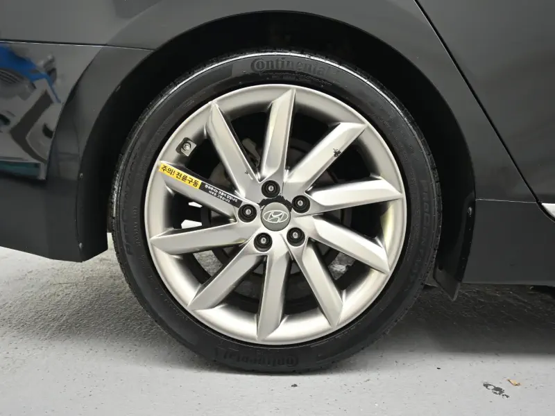 Hyundai Aslan