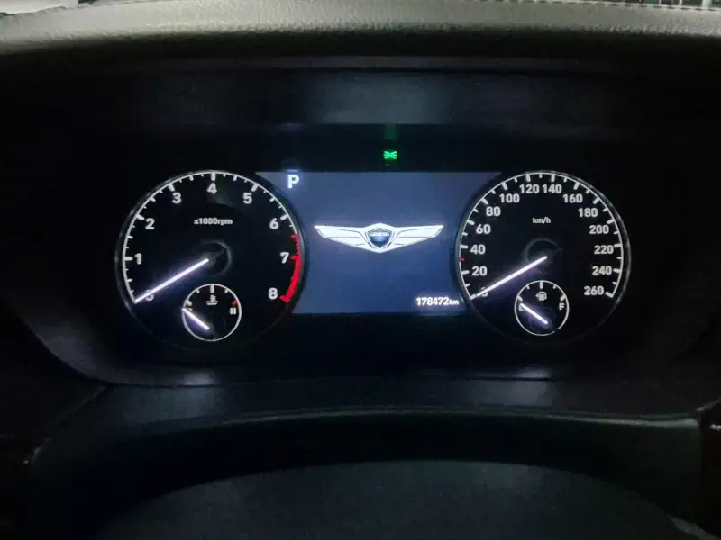 Genesis EQ900