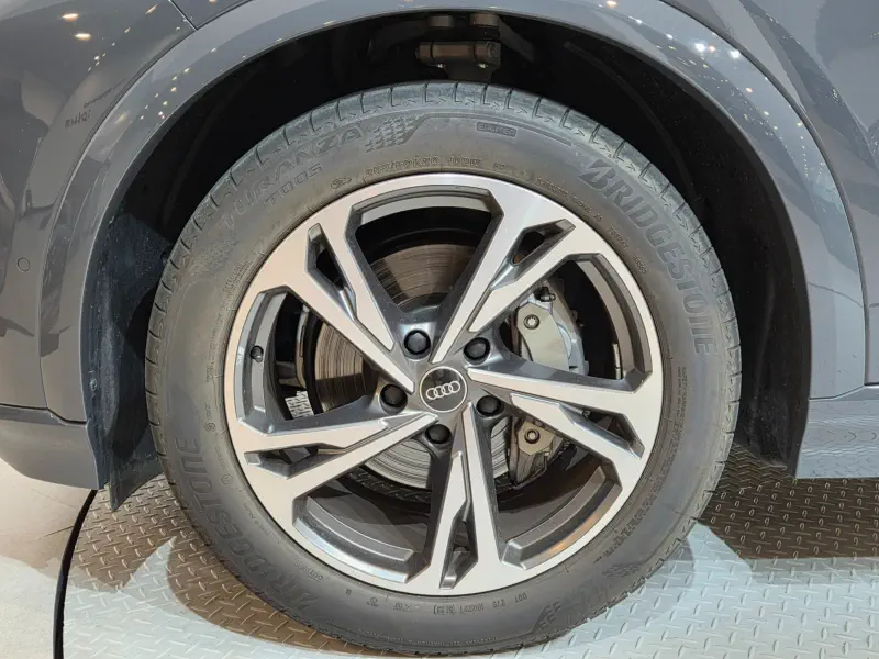 Audi Q6 e-tron