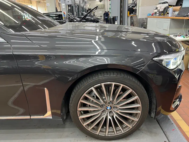 BMW 7-Series