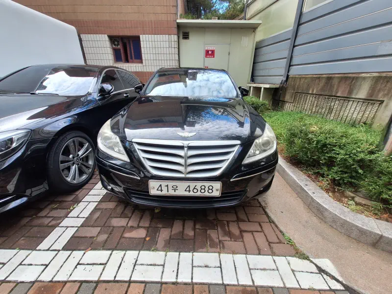 Hyundai Genesis