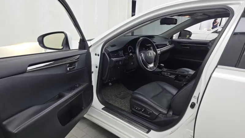 Lexus ES300h