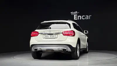 Mercedes-Benz GLA-Class