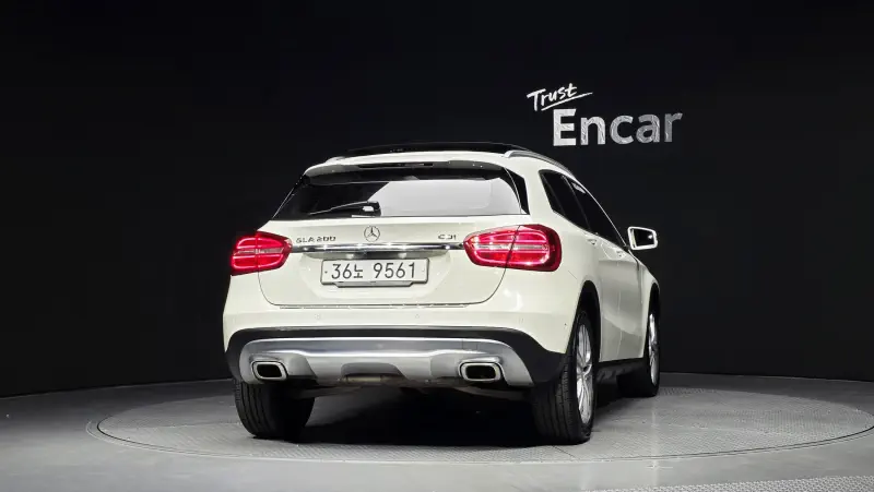 Mercedes-Benz GLA-Class