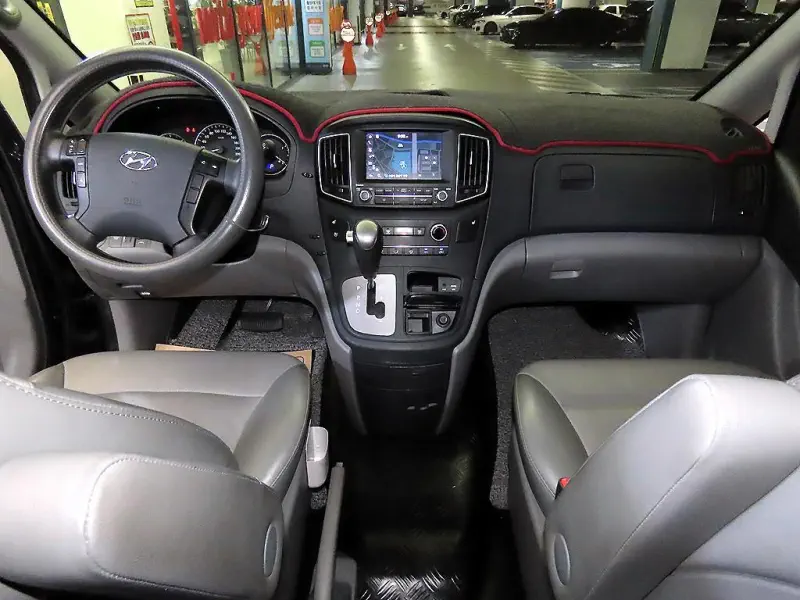 Hyundai Grand Starex