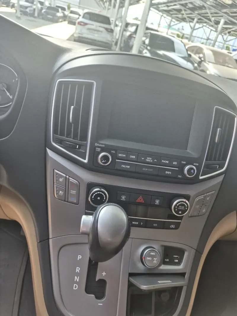 Hyundai Grand Starex
