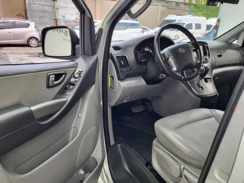 Hyundai Grand Starex