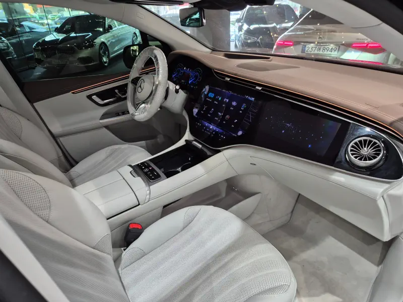 Mercedes-Benz EQE
