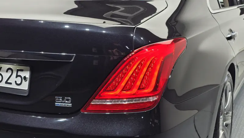 Genesis EQ900