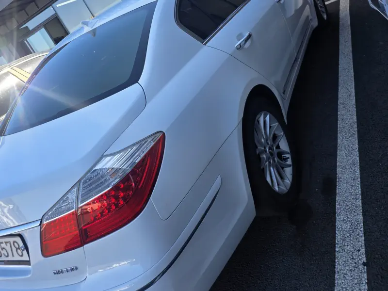 Hyundai Genesis