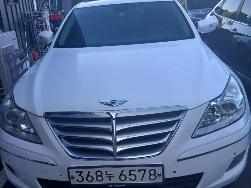 Hyundai Genesis