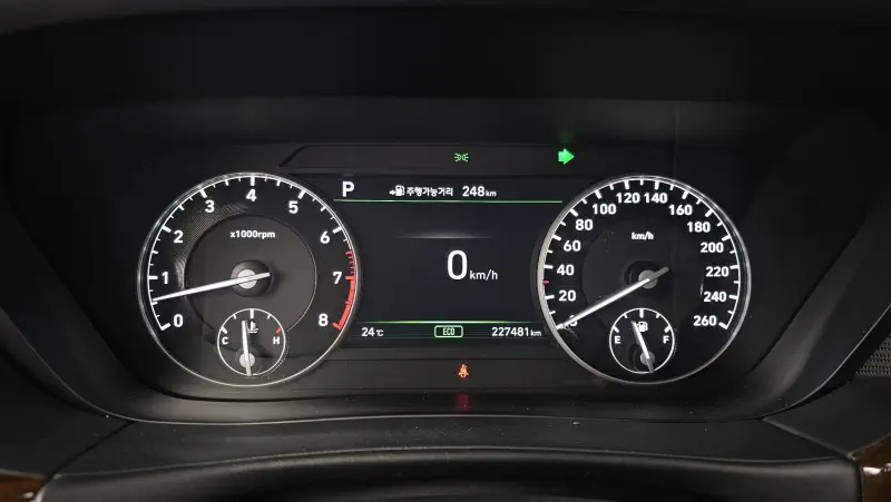 Genesis EQ900